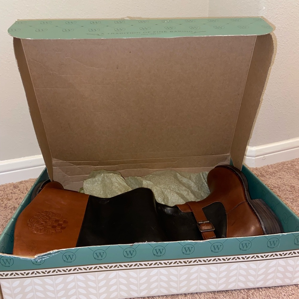 Brown/Black boots